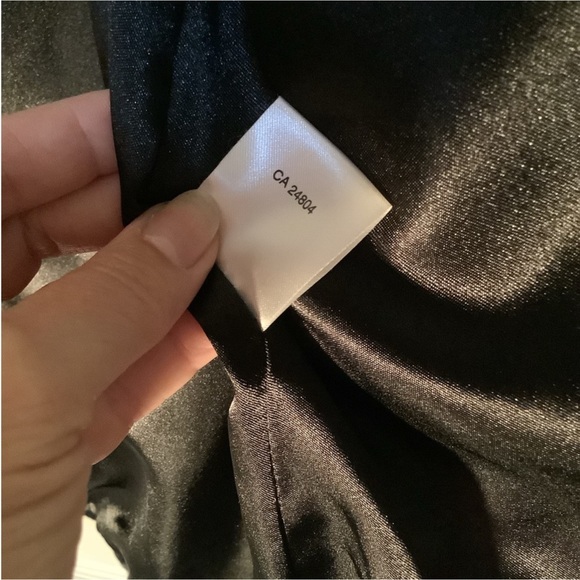 Unique Int’l faux fur/crushed velvet texture coat - Picture 7 of 10